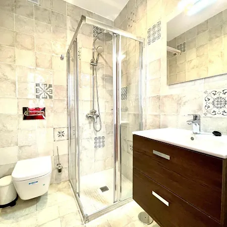 Villa Estupenda villa con piscina privada, wifi y vistas al mar en Playa Blanca