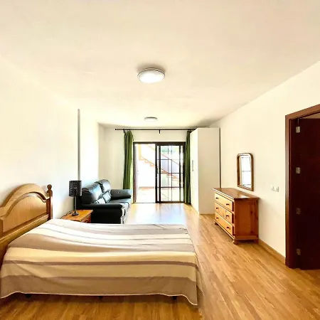 Estupenda villa con piscina privada, wifi y vistas al mar en Playa Blanca *