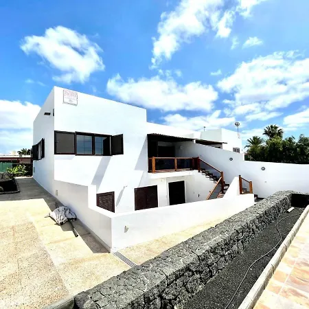 Estupenda villa con piscina privada, wifi y vistas al mar en Playa Blanca Playa Blanca (Lanzarote)