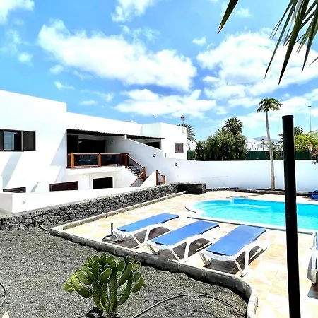 Estupenda Villa Con Piscina Privada, Wifi Y Vistas Al Mar En Playa Blanca Playa Blanca (Lanzarote)