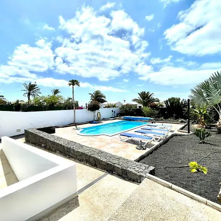 Estupenda Villa Con Piscina Privada, Wifi Y Vistas Al Mar En Playa Blanca 普拉亚布兰卡